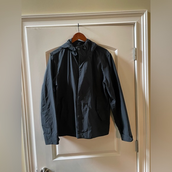 Everlane men’s rain jacket - Picture 3 of 5